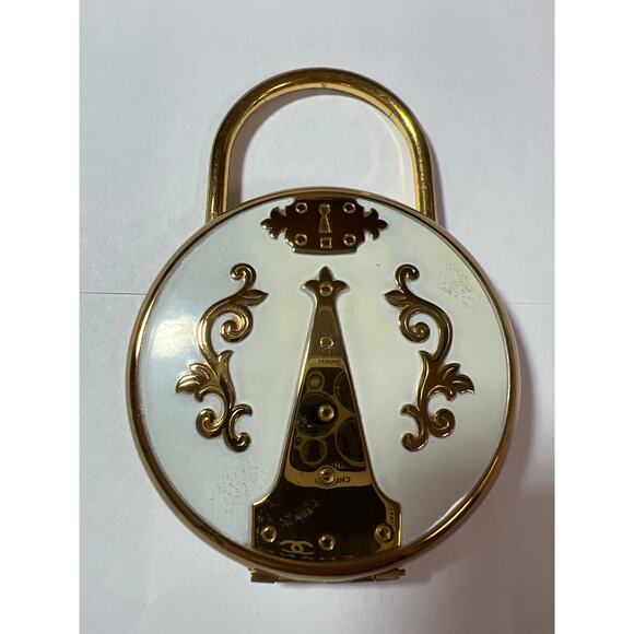 Vintage white and gold enameled Zell 5th Ave padlock compact 1930s